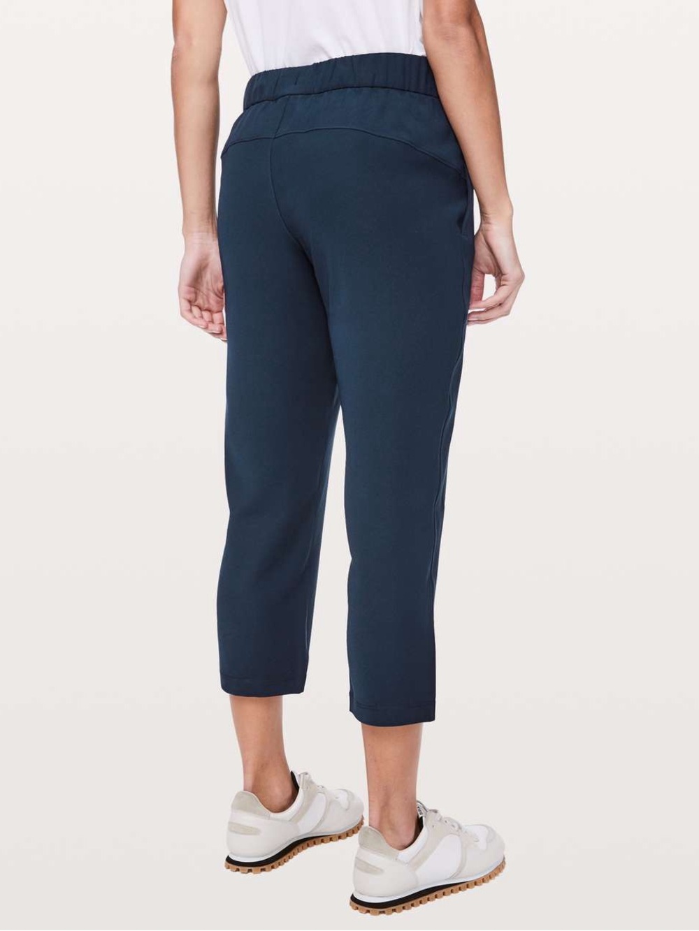 Lululemon On The Fly Crop *Woven 23" -
True Navy